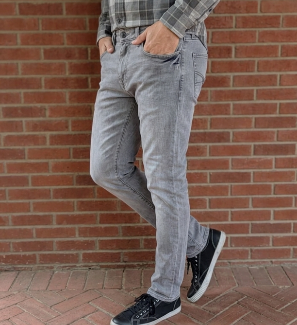 Jean Gris Neutro, cómodo y Masculino